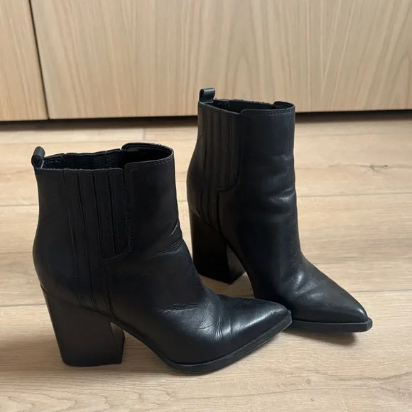 Marc Fisher Elegant Black Ankle Boots - Picture 1 of 9